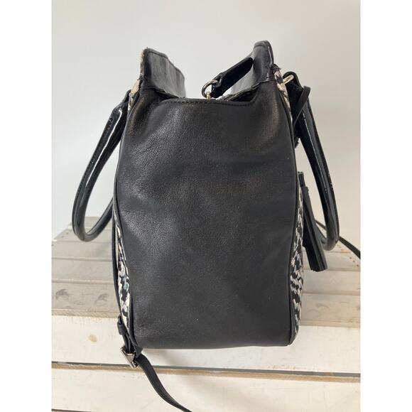 COACH 25811 BLACK, WHITE PRINT CANVAS, LEATHER SHOULDER BAG - Picture 3 of 16